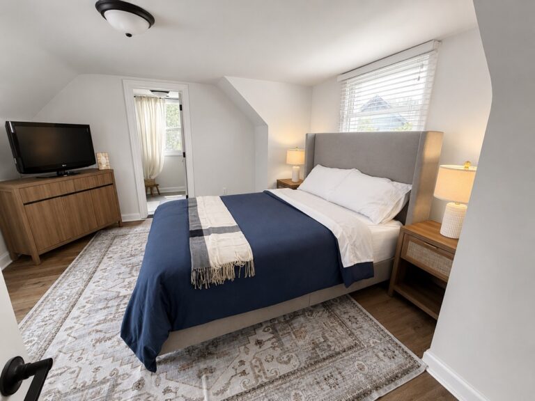 Queen on-suite full bathroom
